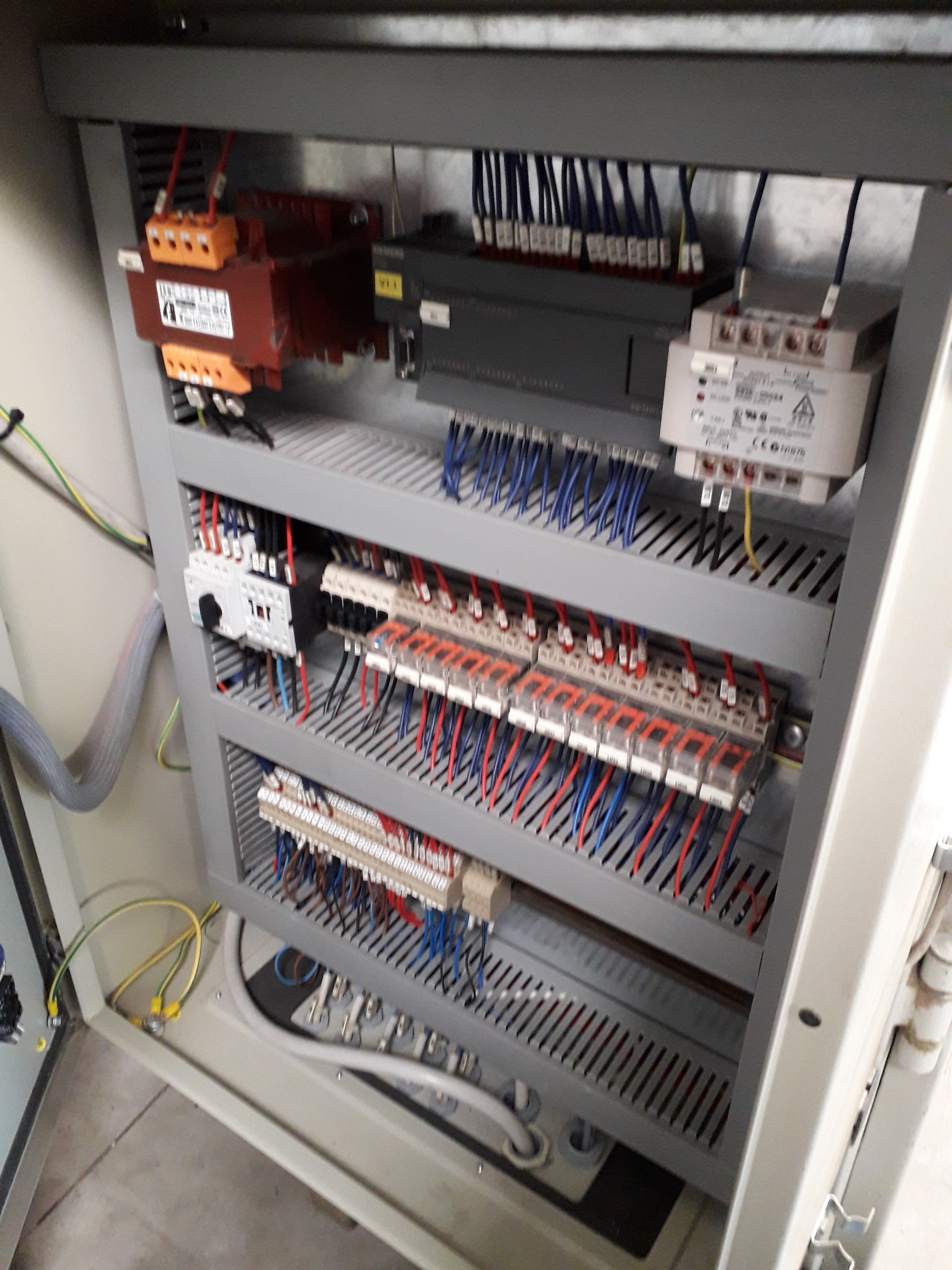 Quadro elettrico vista interna (1)